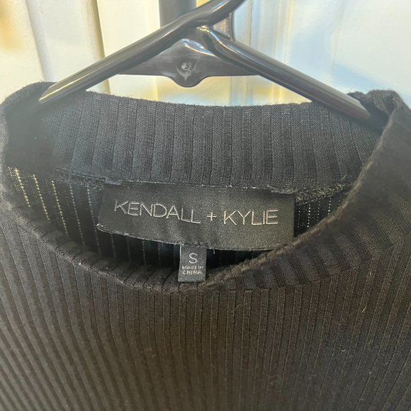 2 Small Kendall + Kylie long sleeve black and white off the shoulder bodysuit AS - Picture 4 of 9